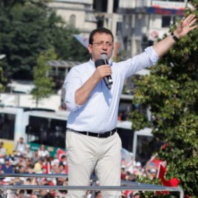 Ιμάμογλου: Οι «αιχμές» κατά του Ερντογάν και το «ευχαριστώ» στους&nbsp;Έλληνες