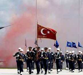 BBC: «Σε τροχιά εξόδου από το ΝΑΤΟ η Τουρκία λόγω των S-400» – Η Ελλάδα «στη μέση του&nbsp;κυκλώνα»