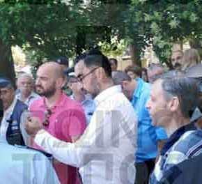 Aποδοκιμάστηκε βουλευτής του ΣΥΡΙΖΑ στην Δράμα για την εκχώρηση της Μακεδονίας: Ζήτησε την σύλληψη του πλήθους!&nbsp;(βίντεο)