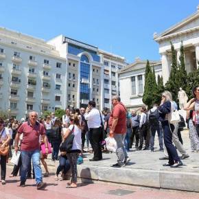 Σεισμός Αθήνα: Εκκενώνονται όλα τα δημόσια κτήρια και τα εμπορικά&nbsp;κέντρα