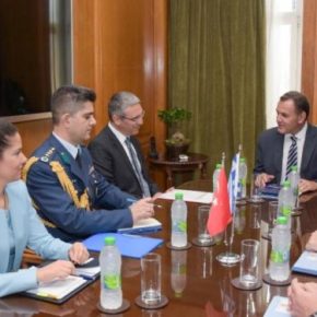 ΥΕΘΑ: Tετ-α-τετ Νίκου Παναγιωτόπουλου με τον Τούρκο πρέσβη&nbsp;[pics]