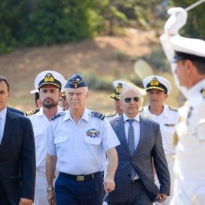 ΥΕΘΑ: Ο Yπουργός επισκέφθηκε το Αρχηγείο Στόλου στο Ναύσταθμο Σαλαμίνας&nbsp;[vid/pic]