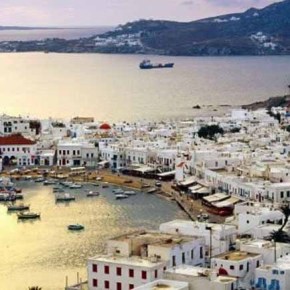 Με τη συνδρομή της Αστυνομίας ο έλεγχος της ΑΑΔΕ σε γνωστό μπαρ της&nbsp;Μυκόνου