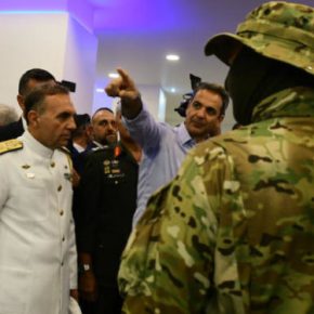 ΔΕΘ: Η επίσκεψη Μητσοτάκη στο περίπτερο του ΥΠΕΘΑ&nbsp;[pics,vid]