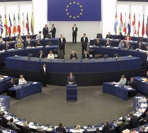 Η ΕΕ προτρέπει την Τουρκία να τερματίσει οριστικά τη στρατιωτική της επέμβαση στη Συρία.Δεν υπήρξε συμφωνία για την έναρξη διαπραγματεύσεων με τα Σκόπια και την&nbsp;Αλβανία