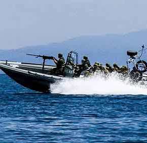 Πολεμικό Επεισόδιο στη Σάμο…!!Αμφίβιοι Καταδρομείς της Θ’ ΜΑΚ Όπλισαν το Πενηντάρι πολυβόλο και το έστρεψαν στην τουρκική ακταιωρό που προσπάθησε να τους εμβολίσει…!!!