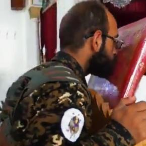 Συγκλονιστικό βίντεο: Μαχητές του SDF κάνουν το σταυρό τους πριν τις μάχες με τους&nbsp;Τούρκους