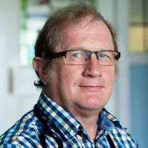 Γιατρός απολύεται από το δημόσιο επειδή αρνήθηκε να χρησιμοποιήσει την προτιμώμενη αντωνυμία για τρανς&nbsp;ασθενή