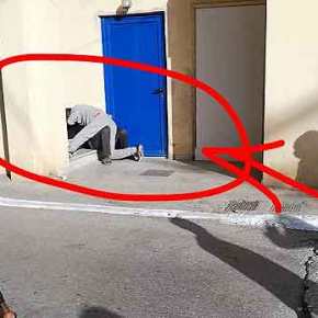 ΣΟΚ ΣΤΗ ΣΑΜΟ! ΤΡΕΛΑΜΕΝΟΣ ΛΑΘΡΟΕΠΟΙΚΟΣ ΑΡΧΙΣΕ ΣΤΑ ΧΑΣΤΟΥΚΙΑ ΔΗΜΟΤΙΚΗ ΣΥΜΒΟΥΛΟ ΜΠΡΟΣΤΑ ΣΤΗΝ&nbsp;ΚΑΜΕΡΑ