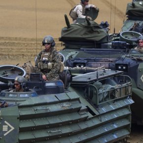 «Αρχαία» κονσερβοκούτια θανάτου φορτώνουν οι ΗΠΑ στον Ελληνικό&nbsp;Στρατό!