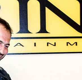 ΚΟΙΝΩΝΙΚΟΣ ΕΚΦΥΛΙΣΜΟΣ… «Μάνα» πήγε την κόρη της στον Σειρηνάκη για να γυρίσει ταινία…: «Θέλω να παίξει με 50 άντρες»…!!!