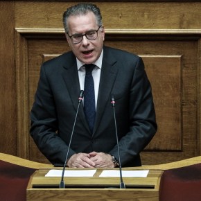 Κουμουτσάκος: «Έτοιμη για όλα τα σενάρια η Ελλάδα»Μηνύματα αποφασιστικότητας έστειλε στην Τουρκία, ο αναπληρωτής υπουργός Προστασίας του Πολίτη, αρμόδιο για τη μεταναστευτική πολιτική, Γιώργος&nbsp;Κουμουτσάκος.