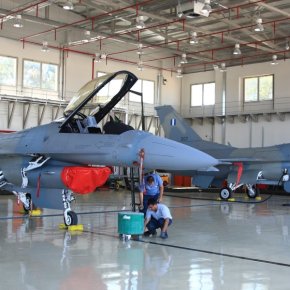 Στην ΕΑΒ το πρώτο F-16 Adv. που θα αναβαθμιστεί στο επίπεδο block&nbsp;70
