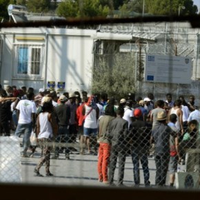 Μόρια: Κτυπούν τις καμπάνες των εκκλησιών για βοήθεια οι κάτοικοι – Αλλοδαποί «αιτούντες άσυλο» εισέβαλαν στο&nbsp;χωριό