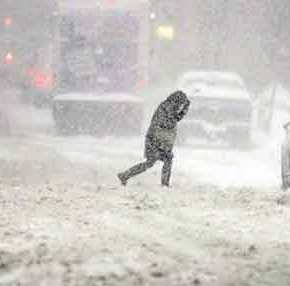 Κακοκαιρία: Χιονίζει στα βόρεια προάστια της Αθήνας – Κλειστή η Εθνική Οδός Αθηνών-Λαμίας για τα&nbsp;φορτηγά