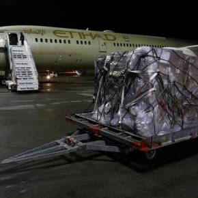 Κορονοϊός: Έφτασαν στο Ελευθέριος Βενιζέλος 11 τόνοι υγειονομικού υλικού από τα&nbsp;ΗΑΕ