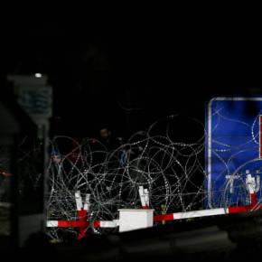 Δύσκολη νύχτα στον Έβρο: Οι Τούρκοι δίνουν πολεμοφόδια στους μετανάστες – Ετοιμάζουν νέο&nbsp;«ντου»