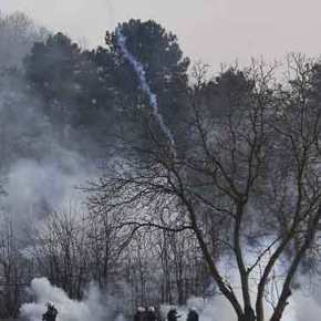Οι βρώμικες τακτικές της τουρκικής αστυνομίας για να πέσει ο φράκτης στον&nbsp;Έβρο
