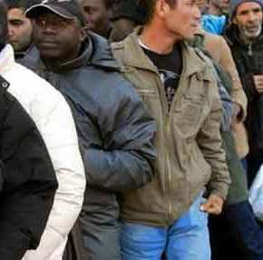 121 ΜΚΟ απαιτούν να δώσουμε άσυλο στους παράνομους μετανάστες και να τους αφήσουμε ελεύθερους λόγω…&nbsp;πανδημίας