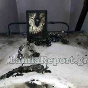 Θρίλερ στη Λαμία: Ιερόσυλοι έκαψαν εκκλησάκι – Εικόνες&nbsp;θλίψης