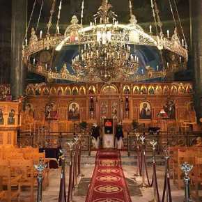 Απίστευτη πρόκληση: Ετοίμαζαν έφοδο σε Ναό με μολότοφ το βράδυ της&nbsp;Ανάστασης