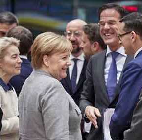 Το Βερολίνο κλείνει οριστικά την πόρτα στο ευρωομόλογο: «Όποιος θέλει να δανειστεί να μπει σε&nbsp;Μνημόνιο»!