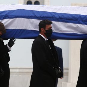 Το τελευταίο αντίο στον Μανώλη&nbsp;Γλέζο