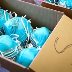 «Παγκόσμιος πόλεμος» για μια μάσκα – Πώς η Ελλάδα κατάφερε να εξασφαλίσει εκατομμύρια.8.500.000 μάσκες βρίσκονται από χθες έτοιμες προς χρήση από το ιατρικό και νοσηλευτικό&nbsp;προσωπικό.