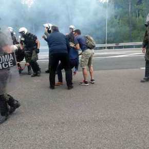 ΤΟ ΑΠΟΛΥΤΟ  ΧΑΟΣ ΜΕ ΤΟΥΣ Λ@ΘΡΟΜΕΤΑΝΑΣΤΕΣ ΣΤΗ ΜΑΛΑΚΑΣΑ – ΧΡΗΣΗ ΧΗΜΙΚΩΝ ΣΤΟΥΣ ΚΑΤΟΙΚΟΥΣ ΠΟΥ ΔΙΑΜΑΡΤΥΡΟΝΤΑΙ ΓΙΑ ΤΙΣ ΔΟΜΕΣ – ΧΤΥΠΗΣΑΝ ΤΟΝ ΔΗΜΑΡΧΟ ΩΡΩΠΟΥ – ΟΙ ΚΑΤΟΙΚΟΙ ΕΓΚΑΤΑΛΕΙΠΟΥΝ ΤΑ ΣΠΙΤΙΑ ΤΟΥΣ ΚΑΙ Λ@ΘΡΟΕΙΣΒΟΛΕΙΣ ΚΑΝΟΥΝ…ΜΠΑΡΜΠΕΚΙΟΥ (ΒΙΝΤΕΟ)