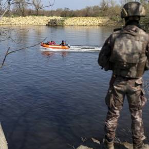 Μπαράζ προκλήσεων από την Τουρκία: Τι είπαν Ακάρ-Τσαβούσογλου για Έβρο και&nbsp;Αιγαίο