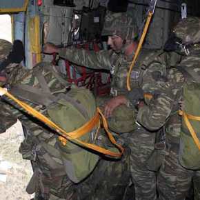 Αλεξίπτωτα MC1-1D σε χρήση από τους Έλληνες&nbsp;αλεξιπτωτιστές