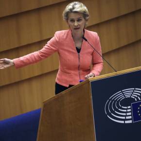 Ούρσουλα φον ντερ Λάιεν: Θετικό βήμα η αποχώρηση των τουρκικών&nbsp;πλοίων