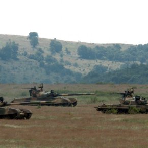 Η Βουλγαρία απειλεί με πόλεμο τα Σκόπια: «Θα στείλουμε το μηχανοκίνητο σύνταγμα και θα γκρεμίσουμε τα&nbsp;ψευτοαγάλματα»