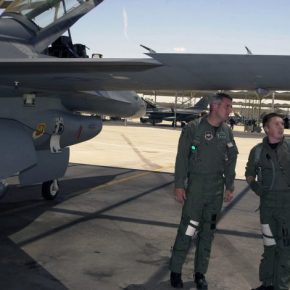 Έφθασαν σήμερα οι Αμερικανοί πιλότοι που θα πετάξουν με το “005” από την&nbsp;ΕΑΒ