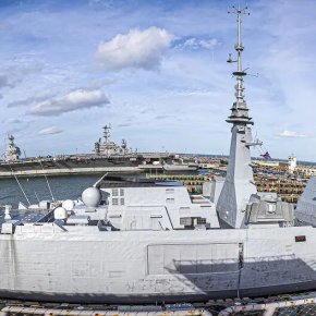 «Mer et Marine»: Οι Γάλλοι προσφέρουν Cassard ή La Fayette στο ΠΝ για ενδιάμεση λύση, οι FREMM παραμένουν ανοιχτές σαν ενδεχόμενο αν αγοραστούν&nbsp;Belh@rra!