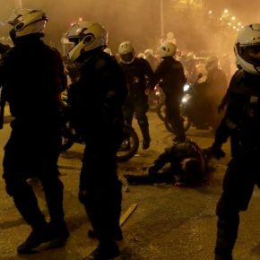 Νέα Σμύρνη: Συνελήφθη ο Ιρακινός (ή Αλβανός;) που “γκρέμισε” τον&nbsp;αστυνομικό…