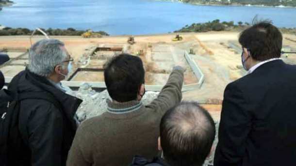 ftiaxnoun-kentro-upodoxis-metanaston-sto-pleon-stratigiko-simeio-tis-lerou