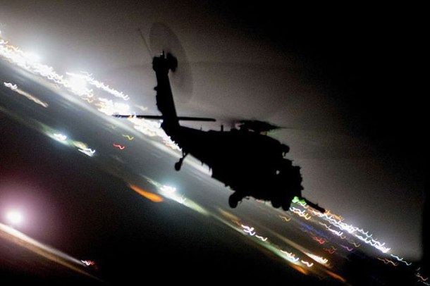 helicopter_night-696x464