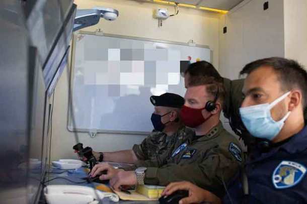 monada-male-uav-heron1-02-1024x682