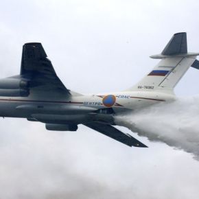 Φωτιές: Στην Αθήνα το πρώτο θηριώδες ρωσικό αεροσκάφος Ilyushin Il-76&nbsp;(vid)