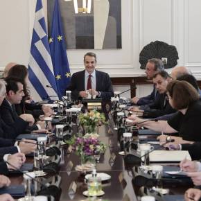 Ανασχηματισμός για να αντέξει το σύστημα μέχρι… Ιούνιο – Ποιοι μένουν και ποιοι τα&nbsp;μαζεύουν