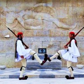 Προκαλούν οι Τούρκοι-Προβοκάρουν την στολή των Ελλήνων Ευζώνων γιατί τους θυμίζει την απαρχή της διάλυσης της Οθωμανικής&nbsp;αυτοκρατορίας