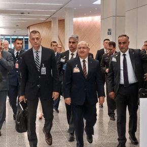 Συνάντηση ΥΕΘΑ-ΥΠΑΜ Τουρκίας στο ΝΑΤΟ&nbsp;(ΦΩΤΟ)