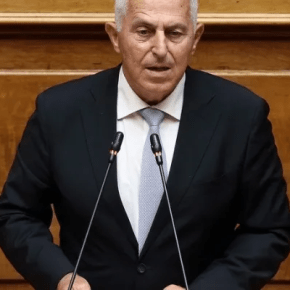 Αποστολάκης: Ψηφίζουμε τις αμυντικές δαπάνες… “χαρά” για τις θέσεις Νίκου&nbsp;Δένδια!